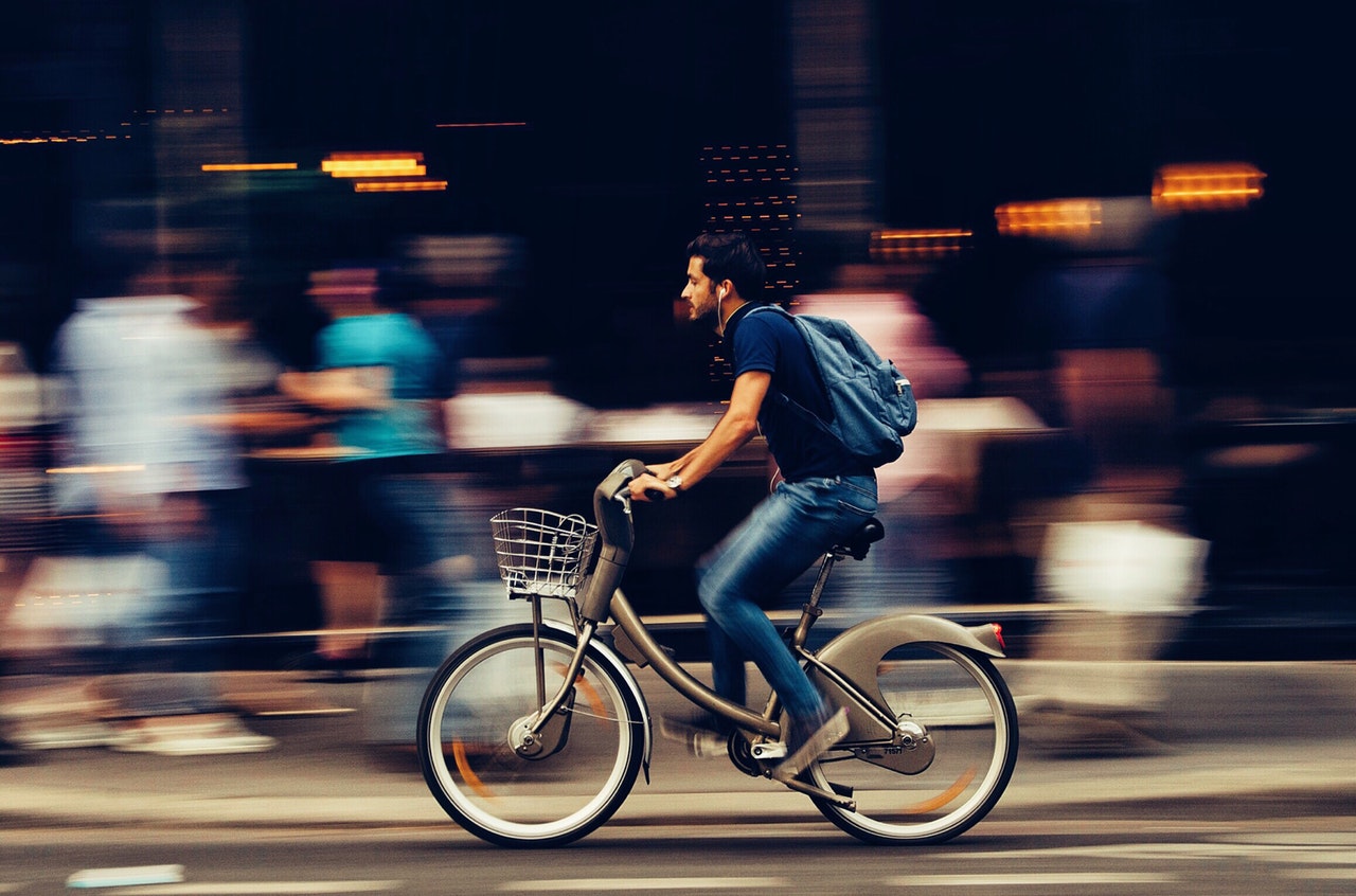 Coursier à vélo